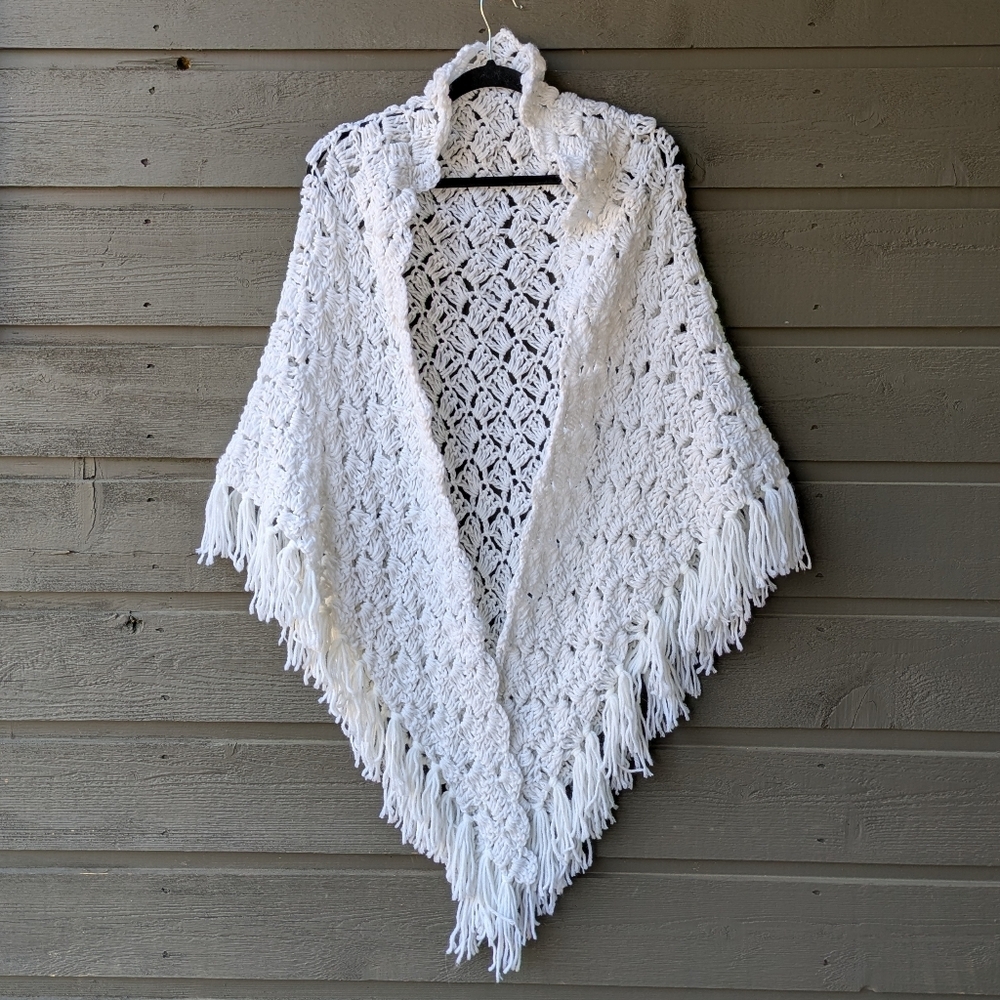 Vintage Handmade Open Macrame Crochet XLarge White Triangle Scarf Shawl Fringe